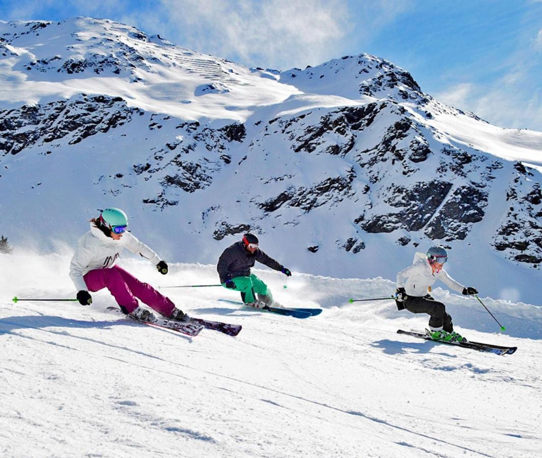 De Montana Y Esqui En El Pirineo Aragones, - Wifi